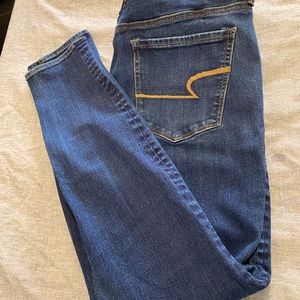 American Eagle Super Hi-Rise Jegging